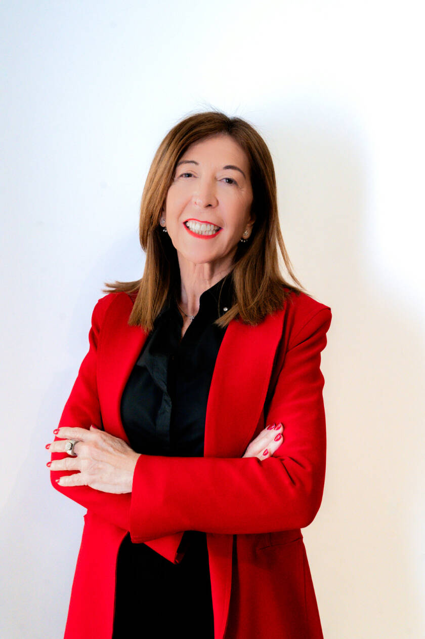 2. MARIBEL ROBLES