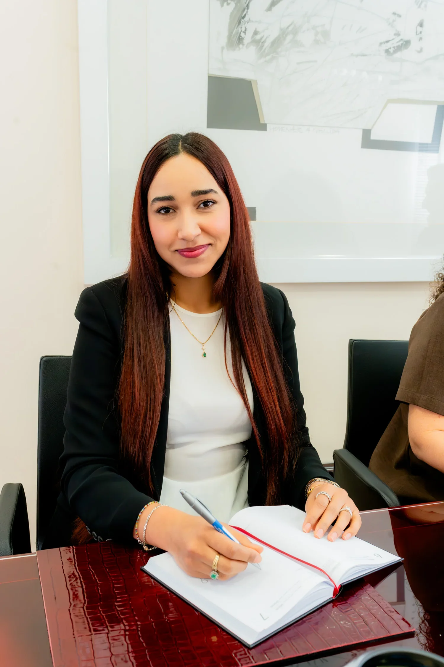 En R&M Consultores, nos especializamos en ofrecer soluciones integrales para pymes, startups, grandes empresas, autónomos y clientes extranjeros.