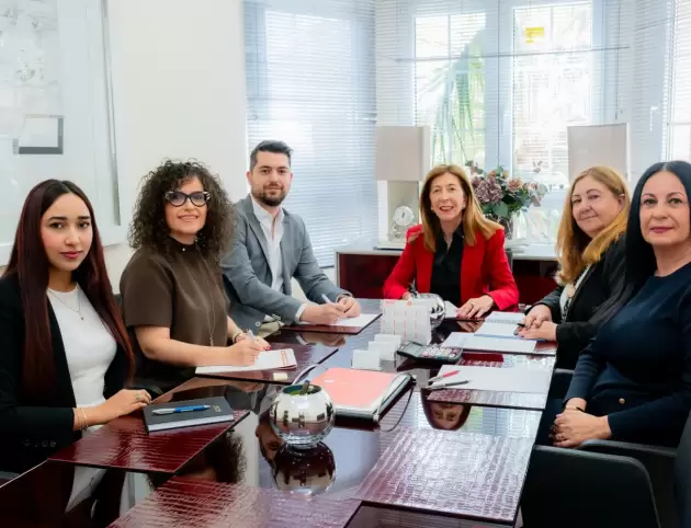 En R&M Consultores, nos especializamos en ofrecer soluciones integrales para pymes, startups, grandes empresas, autónomos y clientes extranjeros.