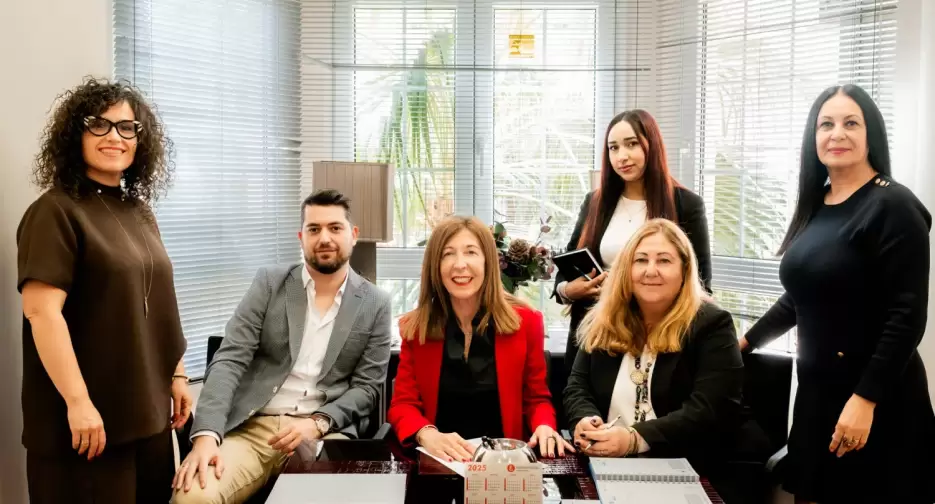 En R&M Consultores, nos especializamos en ofrecer soluciones integrales para pymes, startups, grandes empresas, autónomos y clientes extranjeros.